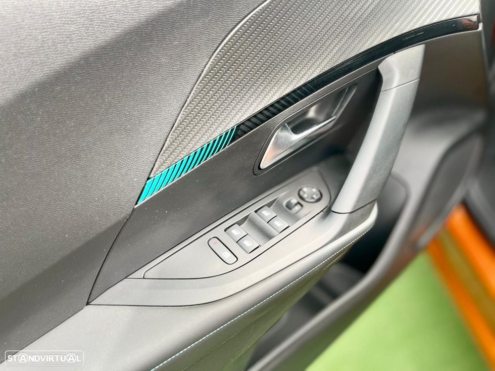 Peugeot 2008 1.2 PureTech Allure Pack - 18