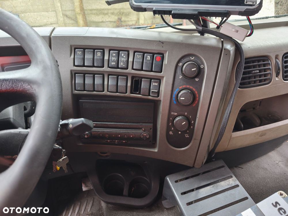 Renault Premium 380 6X2 - 26