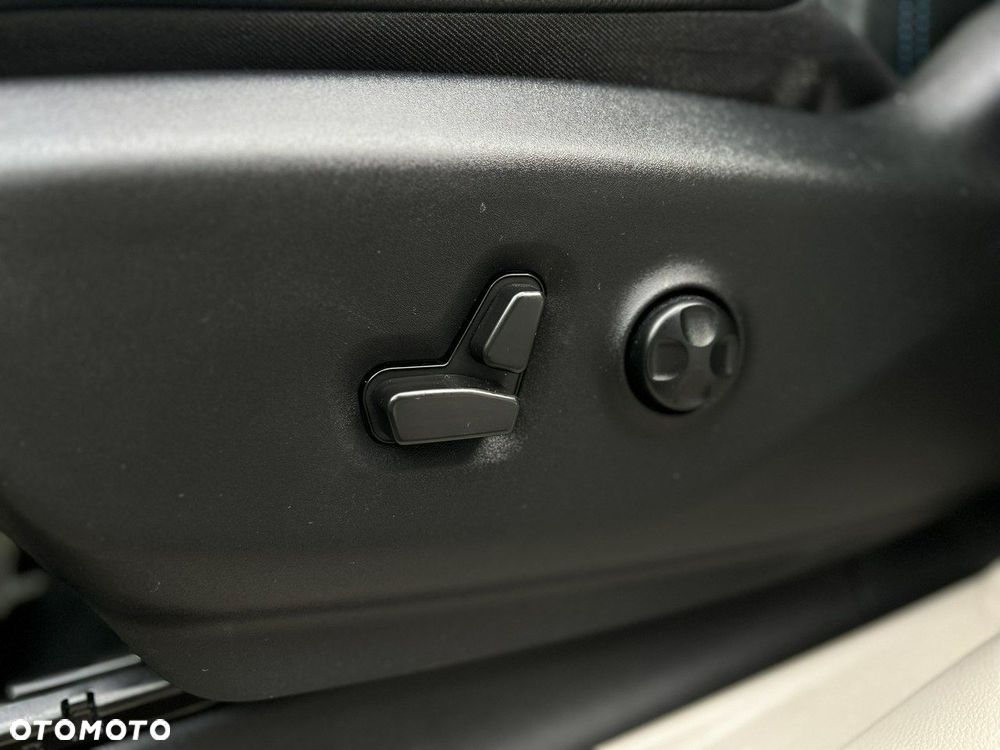 Chrysler Pacifica - 37
