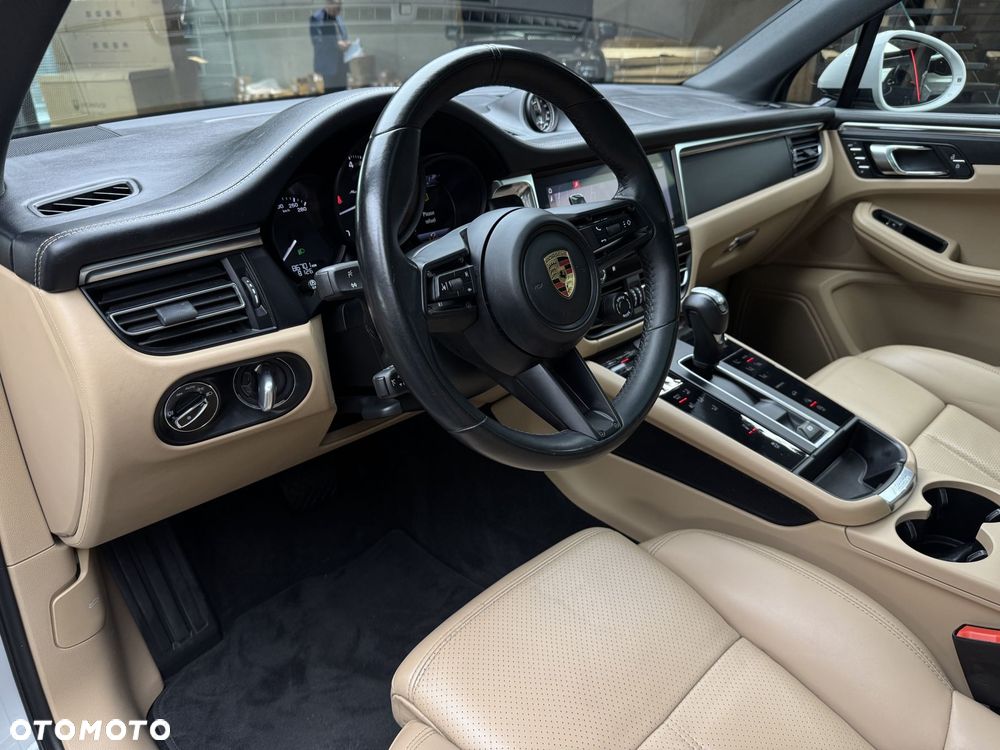 Porsche Macan T - 10