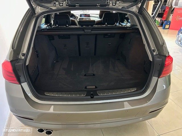 BMW 320 d Touring xDrive Auto - 26