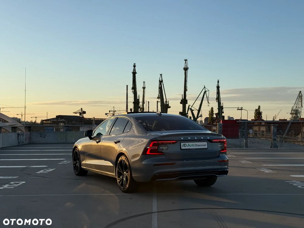 Volvo S60 B5 B AWD Plus Dark - 6
