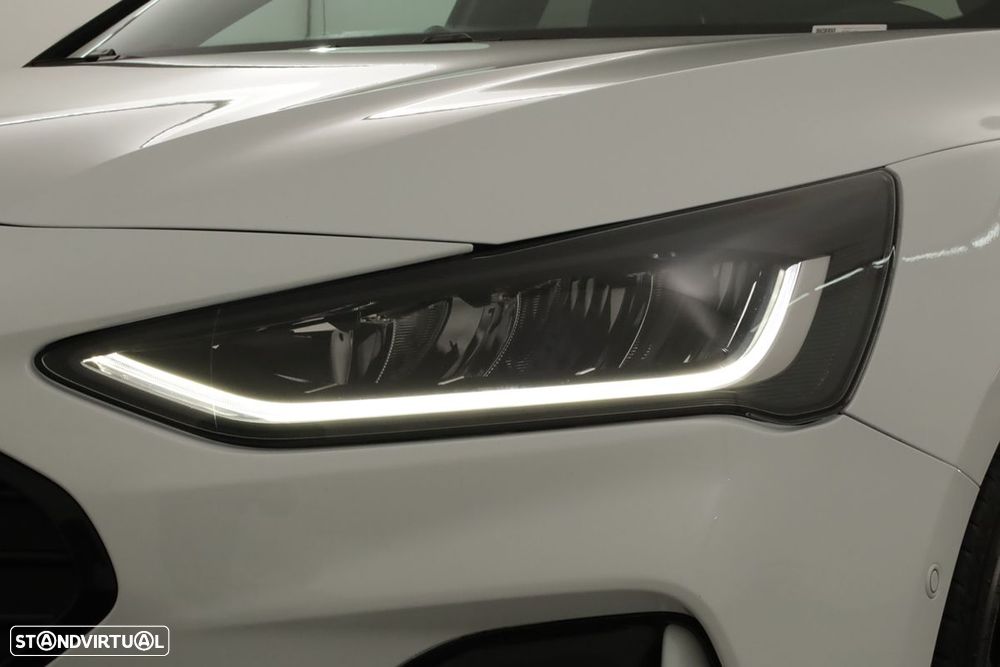 Ford Focus 1.0 EcoBoost MHEV ST-Line X - 6