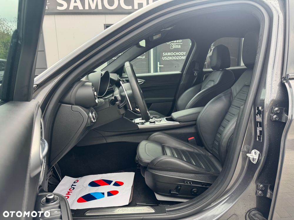 Alfa Romeo Giulia 2.0 Turbo Veloce Q4 - 15