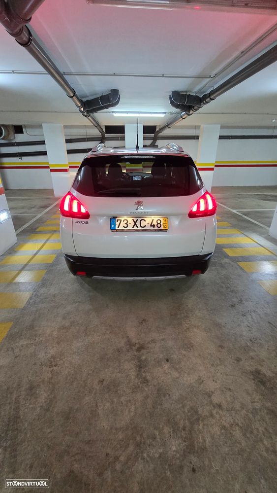 Peugeot 2008 1.2 PureTech Allure - 17