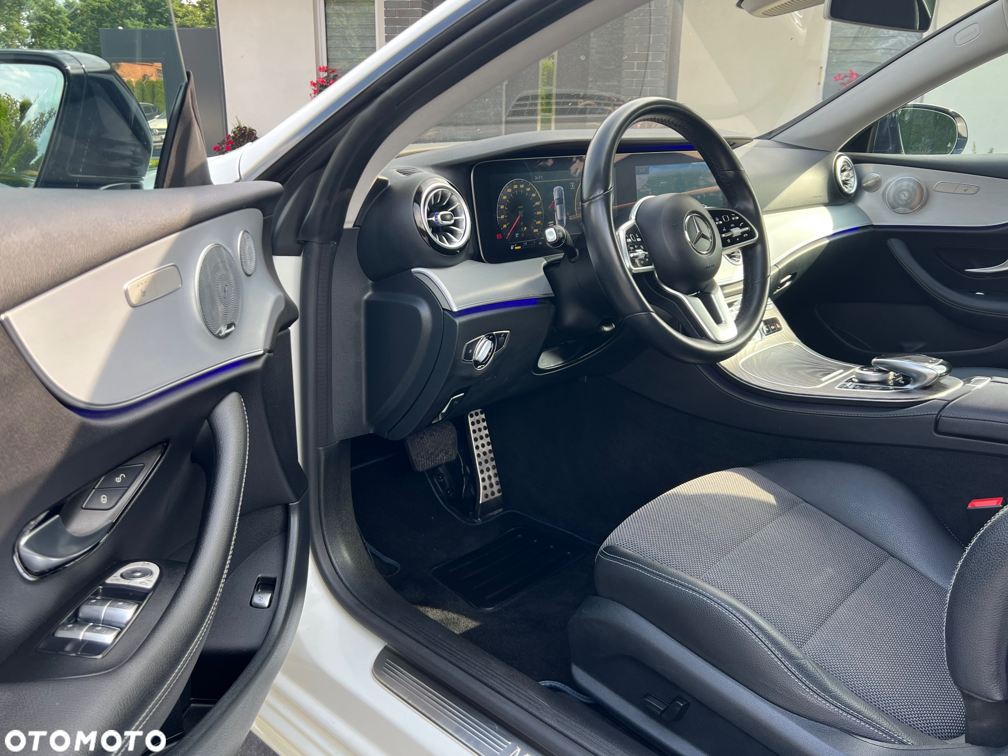 Mercedes-Benz Klasa E 220 d Coupe 9G-TRONIC - 18