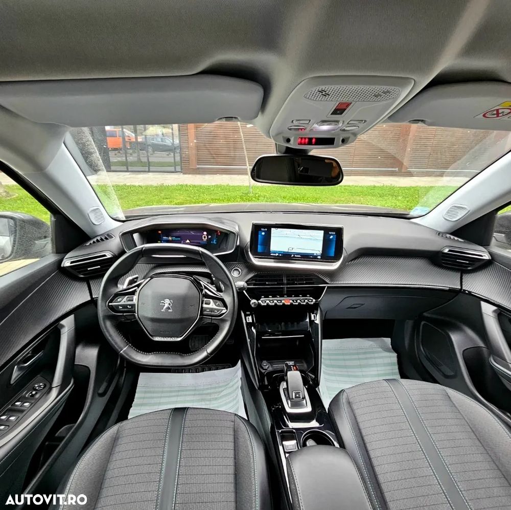 Peugeot 2008 - 8
