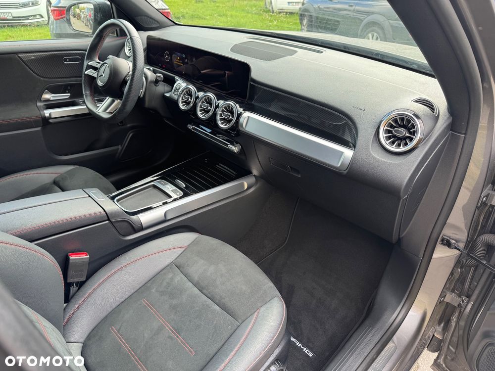 Mercedes-Benz GLB 200 d 4-Matic AMG Line 8G-DCT - 24