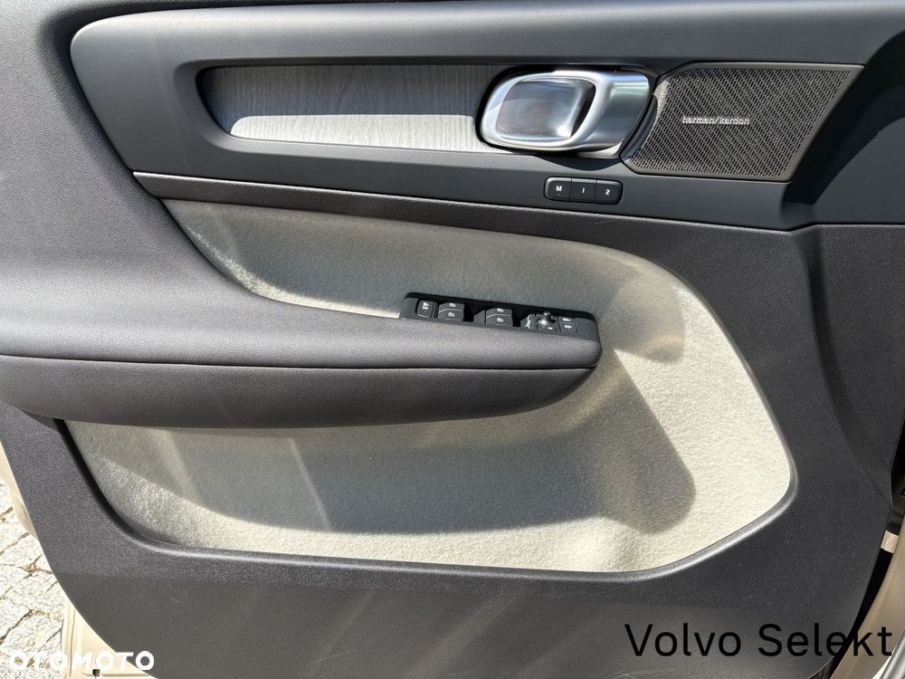 Volvo XC 40 - 18