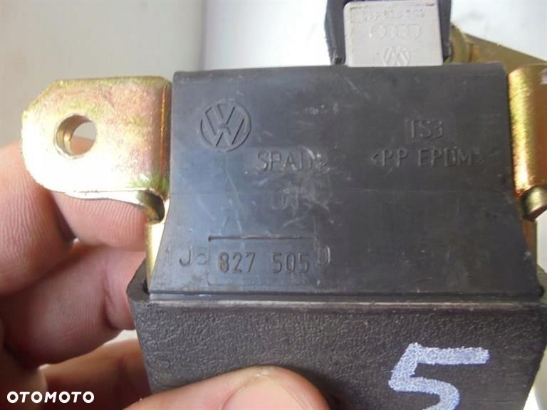 VOLKSWAGEN BORA ZAMEK TYLNEJ KLAPY 1J5827505D - 2