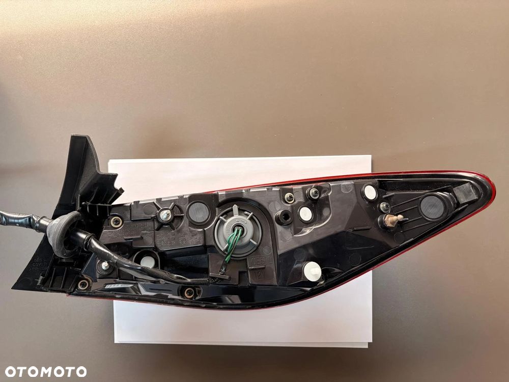 Infiniti Q50 Lampa Tył Tylna Lewa Lewy tył w błotnik DB - 8