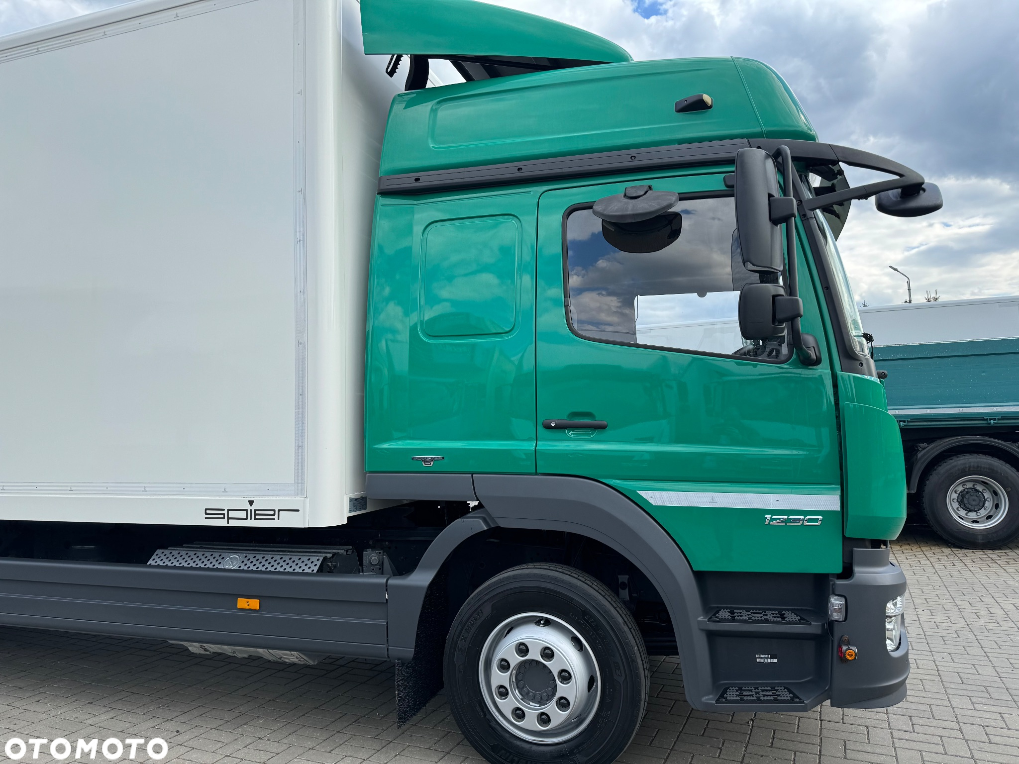 Mercedes-Benz ATEGO 1230 KONTENER 7.50m WINDA - 18