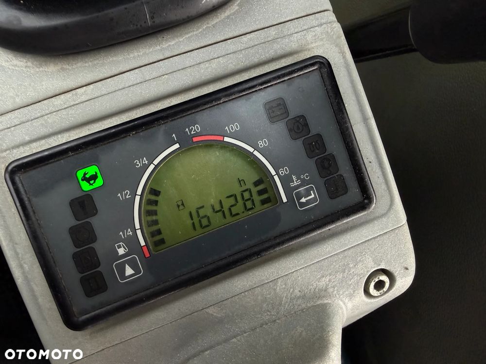 Wacker Neuson EZ38 koparka Gąsienicowa 4 tony. 2018 rok. Maszyna jak nowa 1600mtg.  Aktualna DEKRA BMWT 2026r. dodatkowa linia Hydrauliczna. Zamki na tłokach. Szybko-złącze Hydrauliczne. zmiana łyżek bez wychodzenia z Kabiny! Ani deka luzów wycieków. Okazja! 2 łyżki Oryginalne skandynawskiego typu. Yanmar silnik. Maszyna z Norwegii z Gospodarstwa Aktualna Dokumentacja! ani deka luzów i wycieków! OKAZJA Linia Hydr. Plus. Długie ramię PLUS. Oświetlenie LED. Gąski bardzo ładne. Wielka Okazja! Pełne sterowanie z dżojstików!! - 10