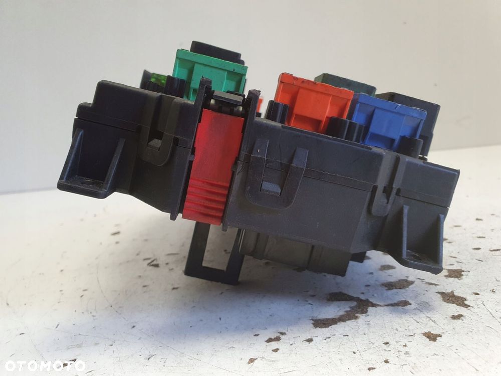 Mercedes C216 W216 CL63 SKRZYNKA BEZPIECZNIKÓW moduł SAM BSI A2219067300 - 3