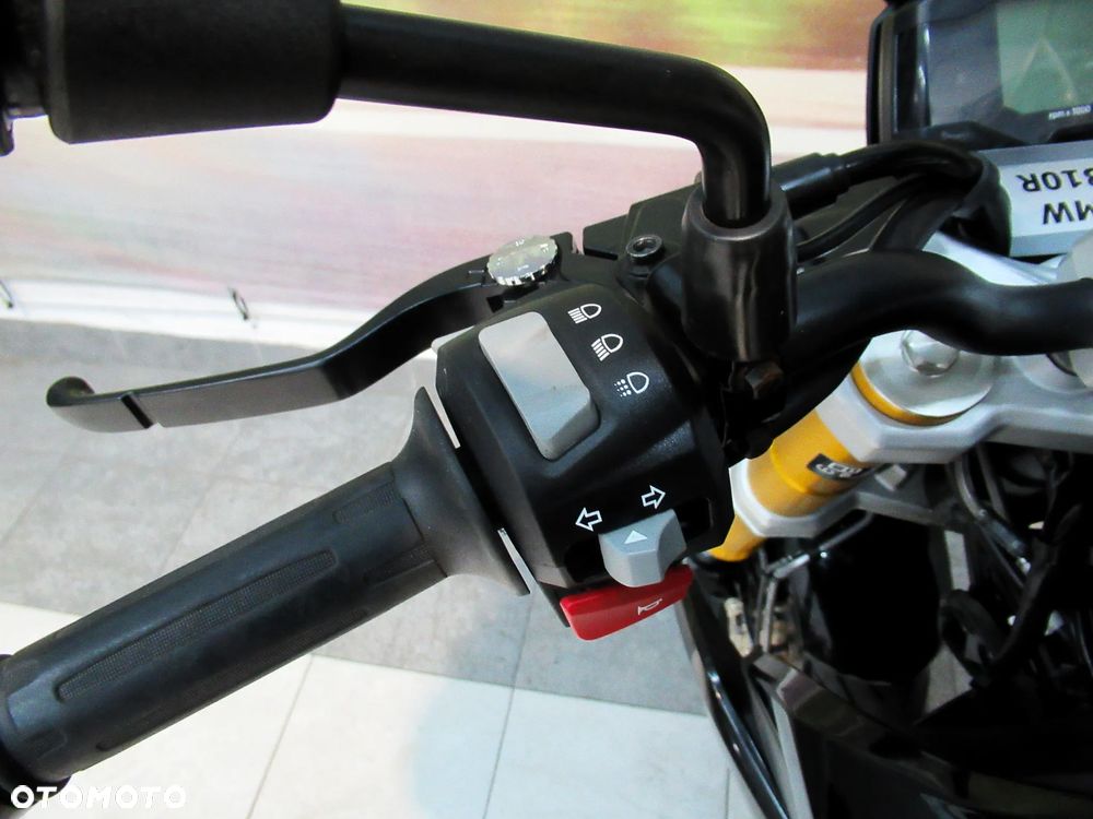 BMW G - 8