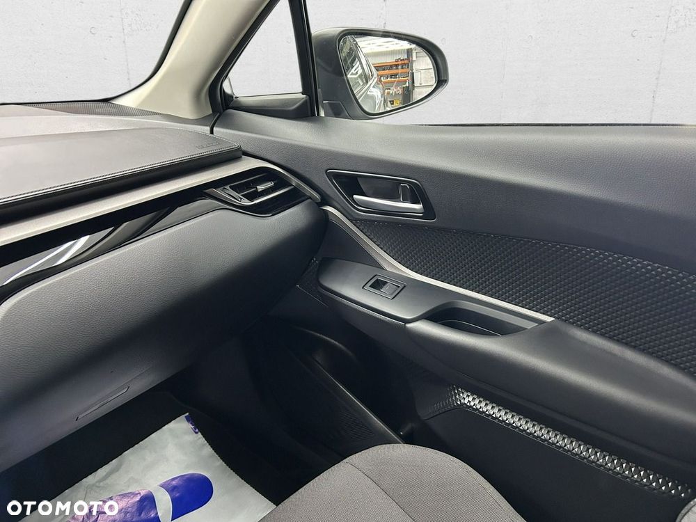 Toyota C-HR - 15