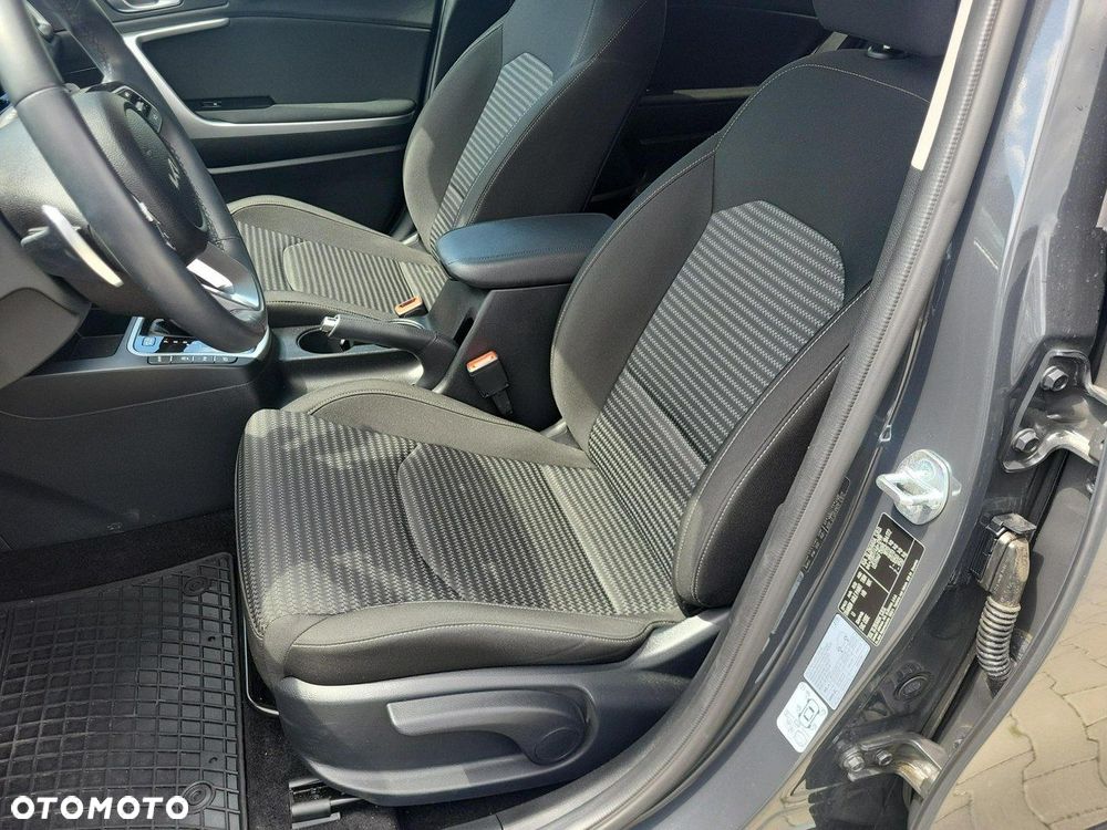 Kia XCeed - 12
