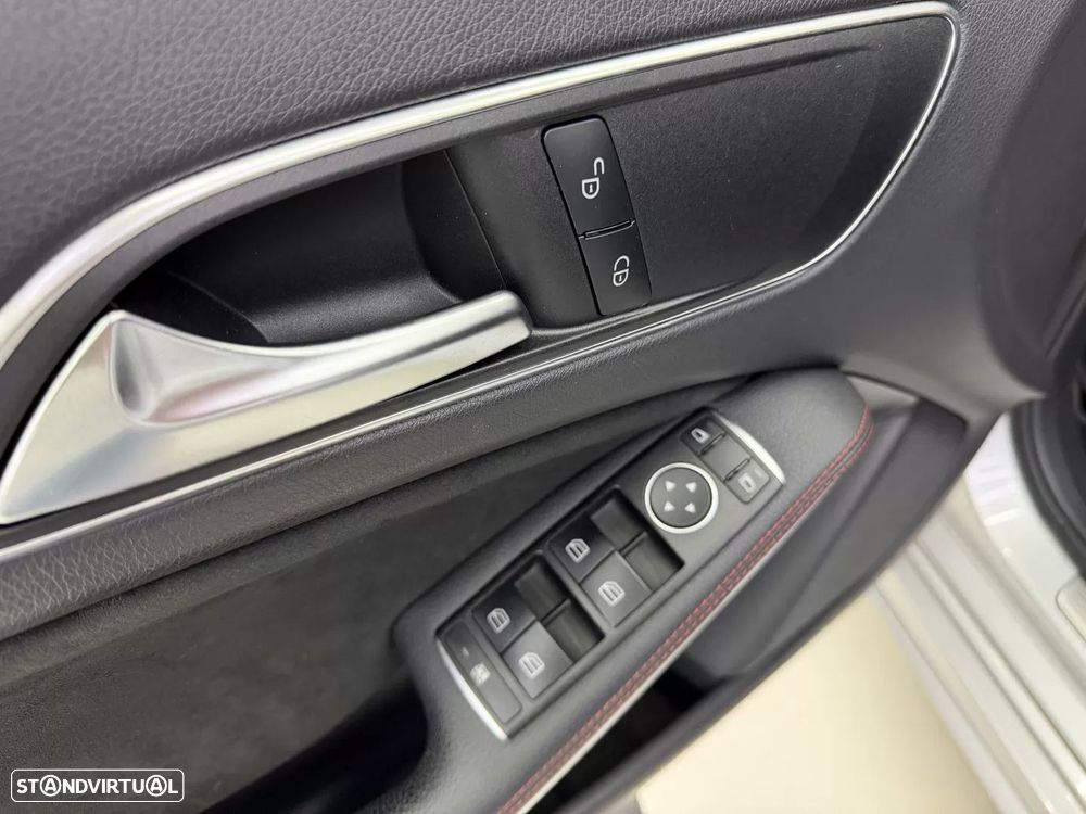 Mercedes-Benz A 180 d AMG Line Aut. — fotografia 20