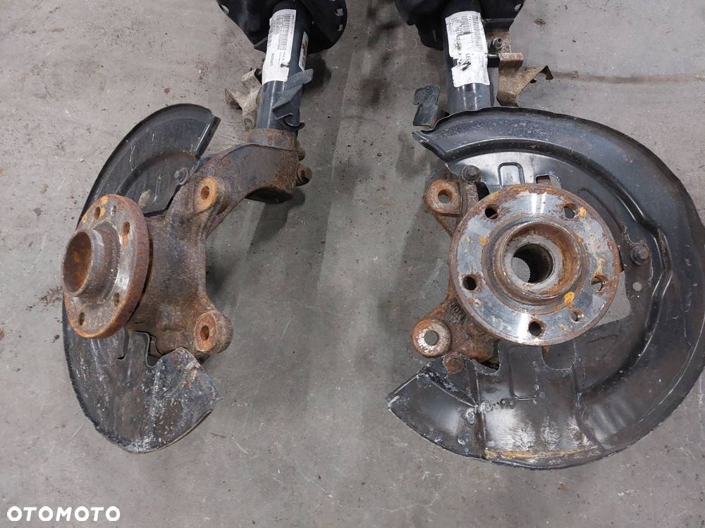 AMORTYZATOR SPRĘŻYNA ZWROTNICA LEWY + PRAWY PRZÓD VOLVO XC60 I 2.0 D3 - 6