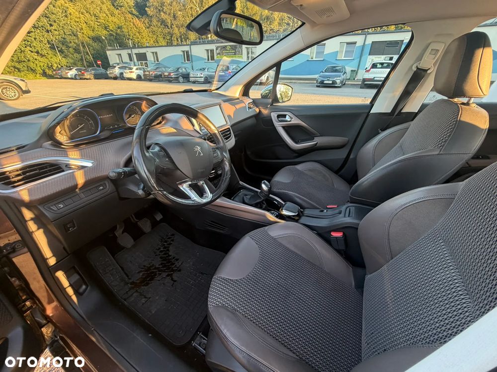 Peugeot 2008 1.6 VTi Style - 11
