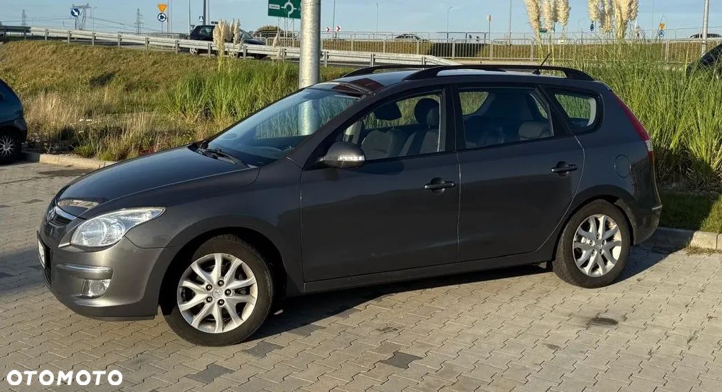 Hyundai i30 i30cw 1.6 Automatik Classic - 1