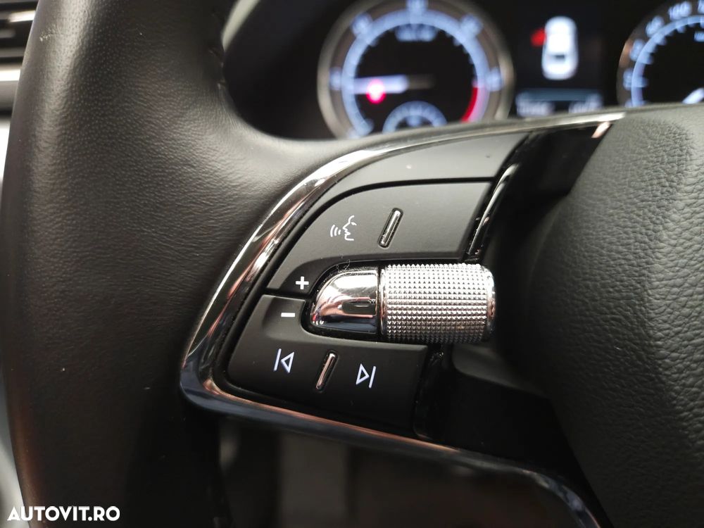 Skoda Superb 2.0 TDI DSG Ambition - 21