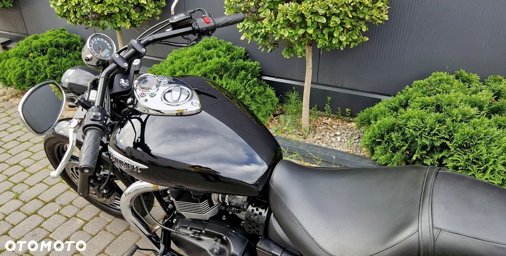 Triumph Speedmaster - 38