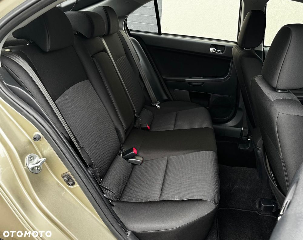 Mitsubishi Lancer - 26