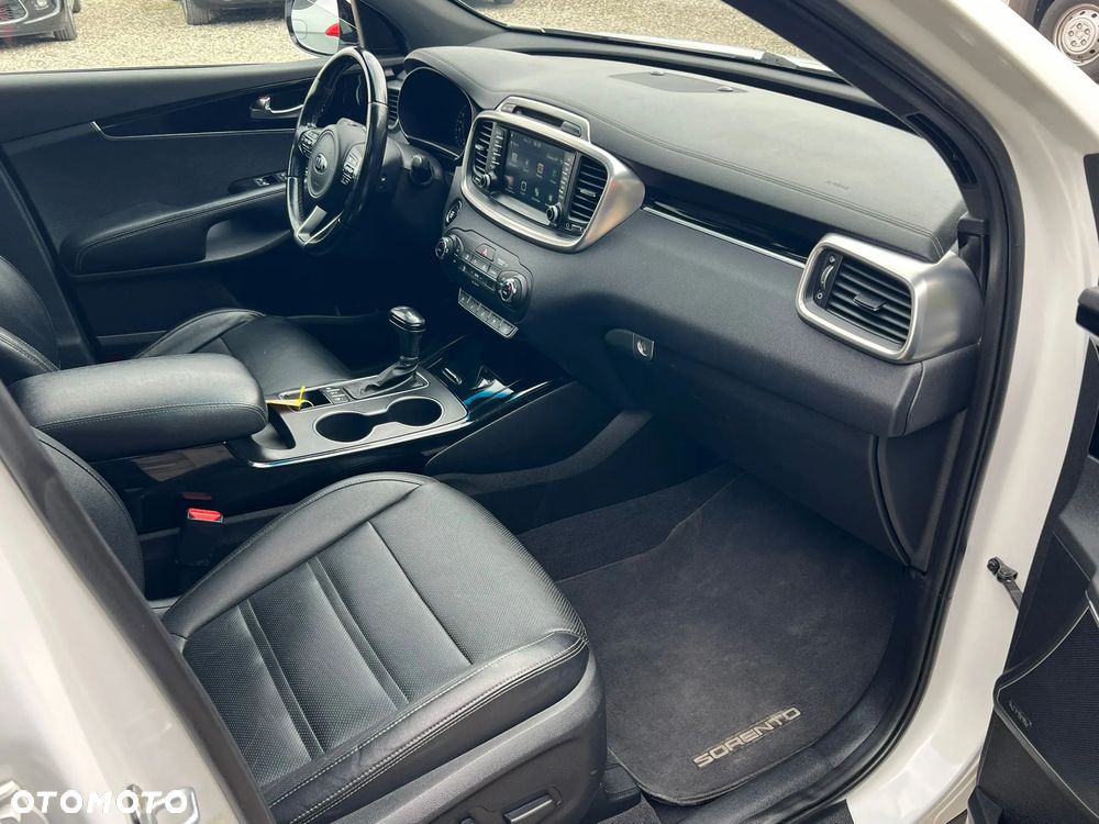 Kia Sorento - 12