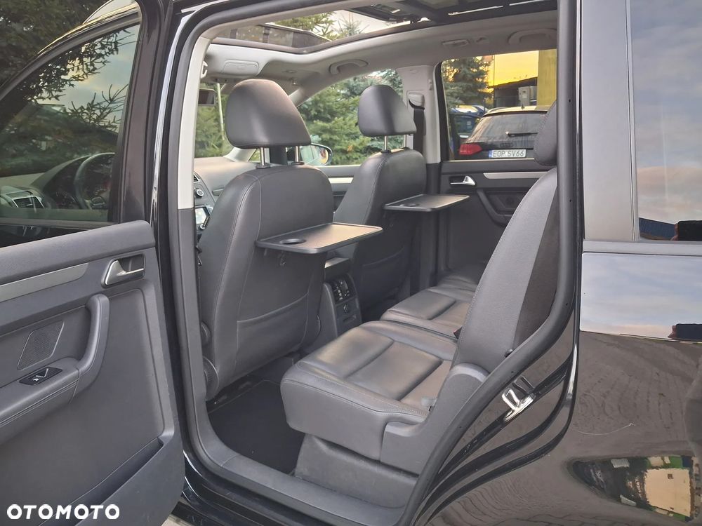 Volkswagen Touran 2.0 TDI Highline DSG - 30