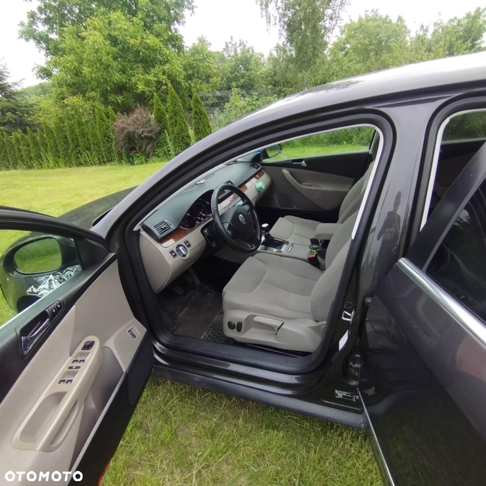 Volkswagen Passat - 7