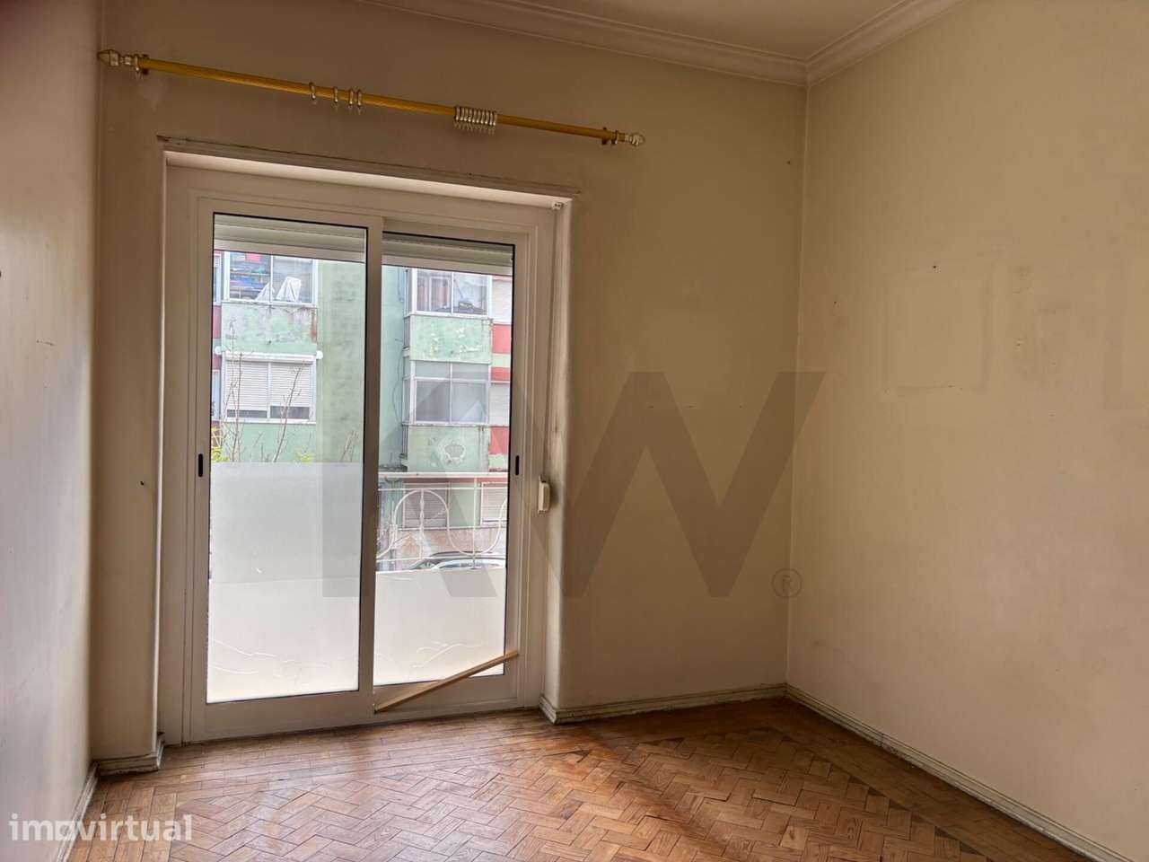Apartamento T2 – R. General Alves Roçadas, Damaia, Amadora - Grande imagem: 2/7