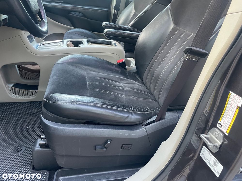 Chrysler Town & Country 3.6 Touring - 31