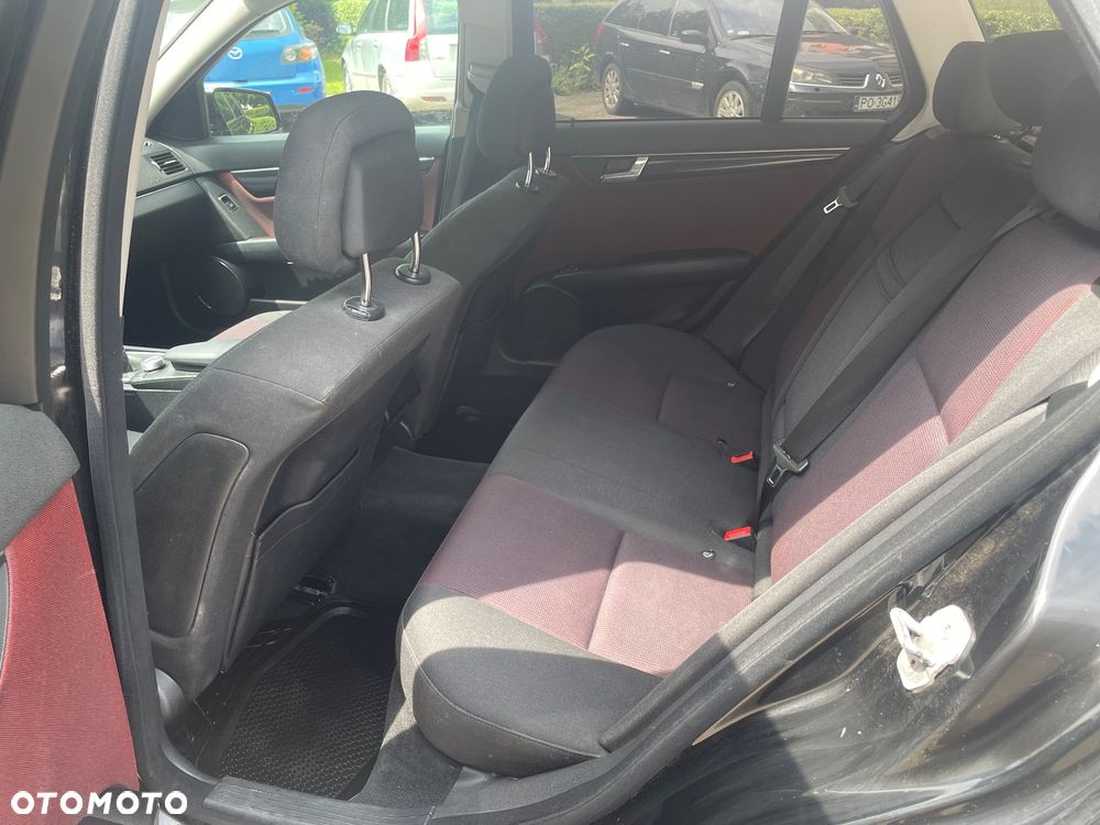 Mercedes-Benz Klasa C 200 CDI BlueEff Avantgarde - 28