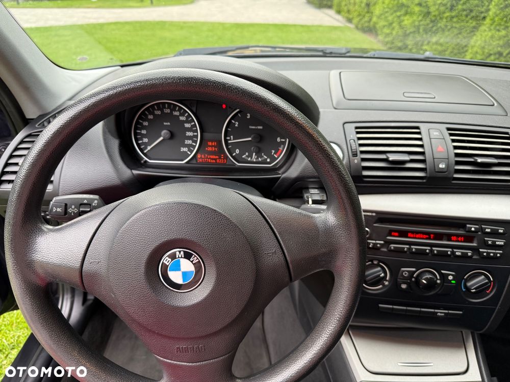 BMW Seria 1 116i - 30