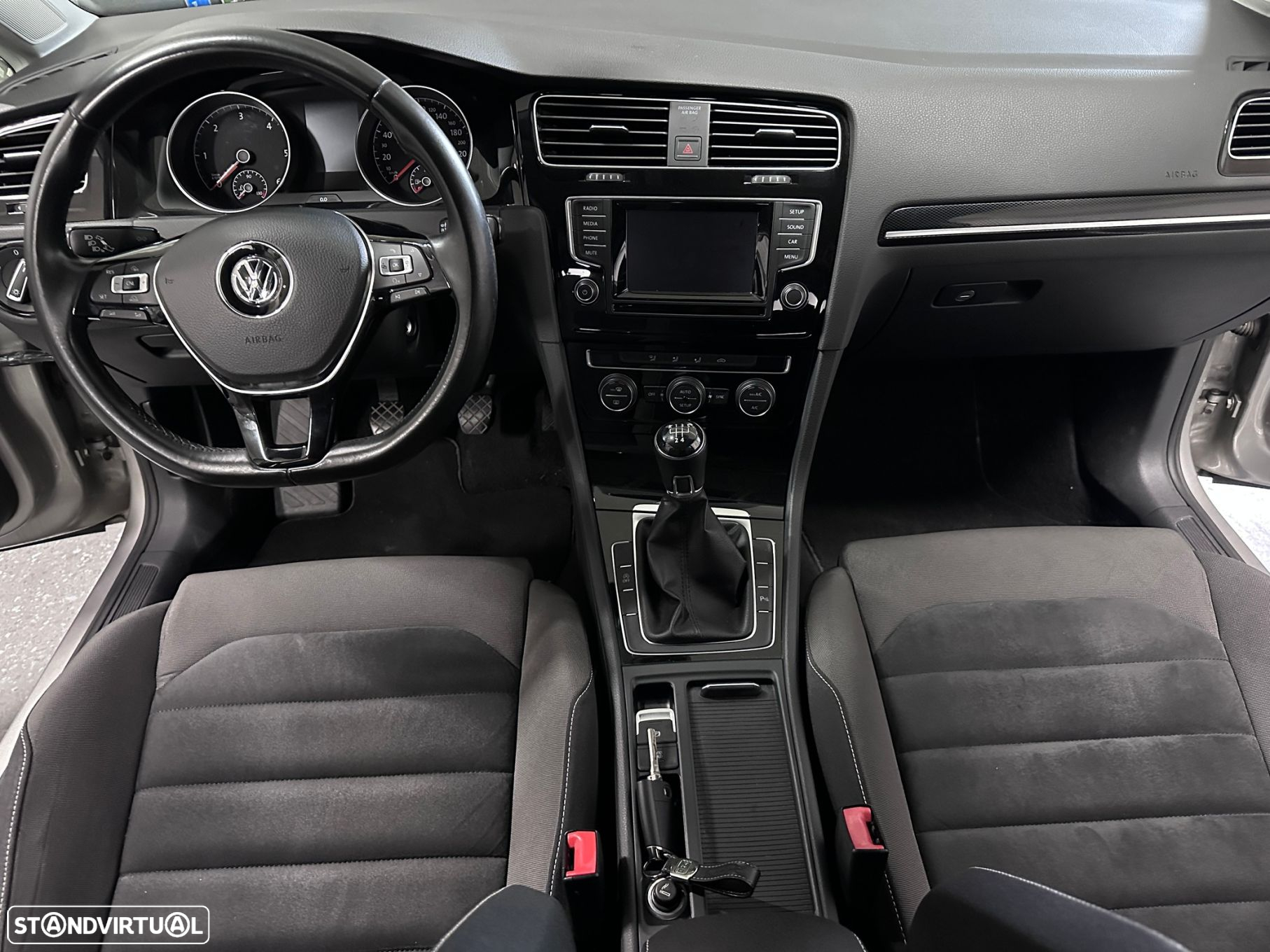 VW Golf 1.6 TDi Highline - 8