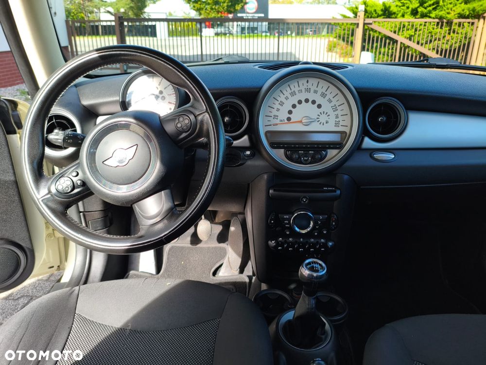 MINI Cooper Standard - 10