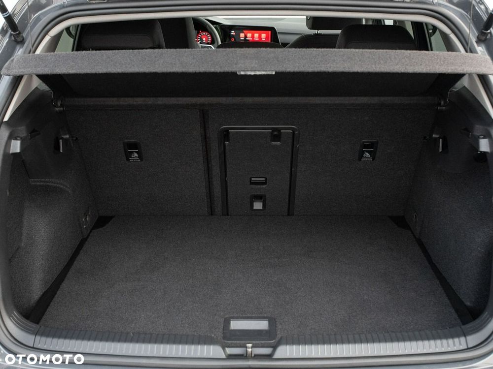 Volkswagen Golf 1.5 eTSI EVO Style DSG - 26