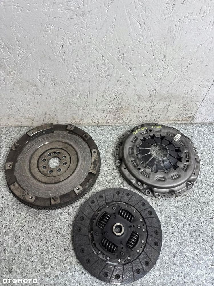 koło dwumasowe sprzęgło astra k 2015-2019 1.4 t 24280088 mały przebieg - 2