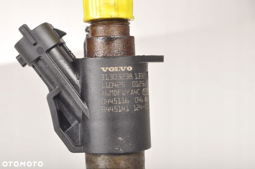 VOLVO S60 V60 2.0 D3 WTRYSK 31303238  0445116046 - 5