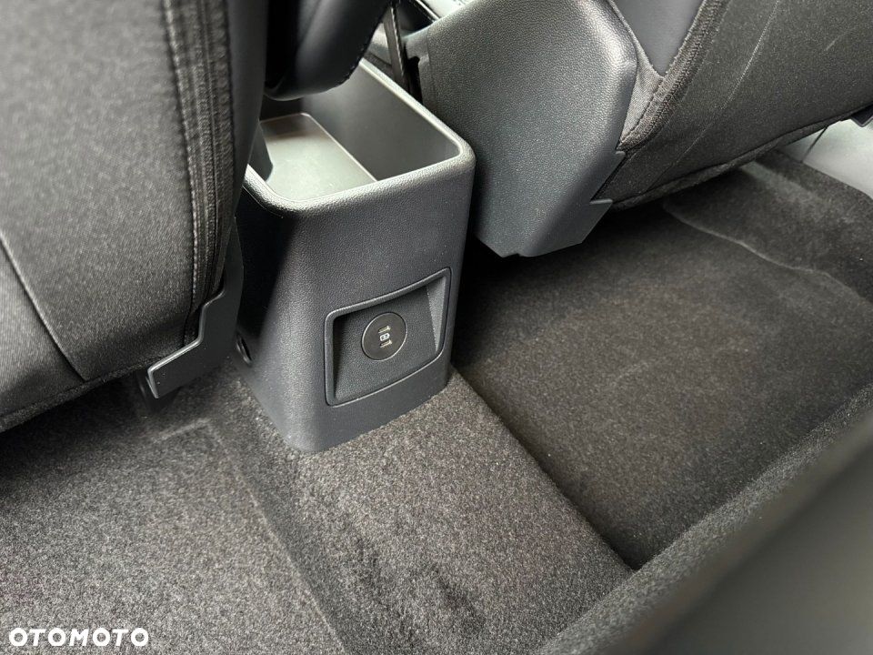 Ford Tourneo Courier - 27