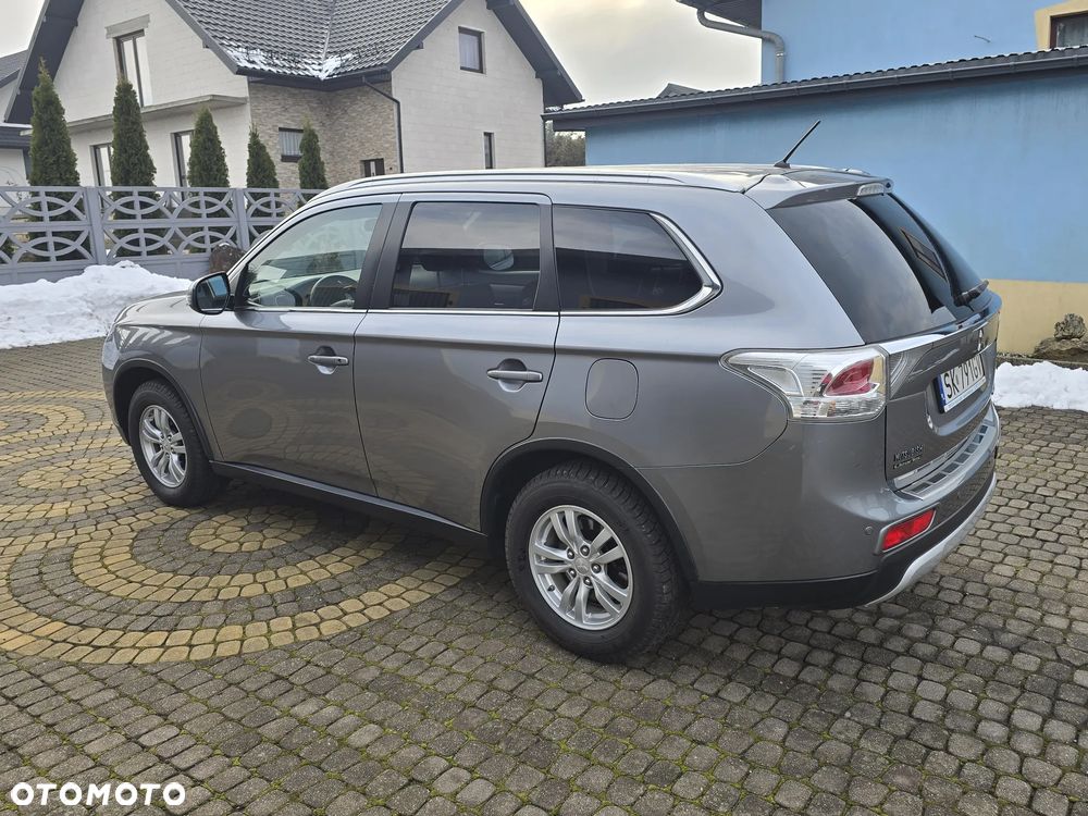 Mitsubishi Outlander 2.2 DID Intense + 4WD - 18