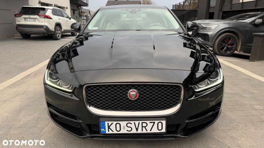 Jaguar XE 2.0 T Prestige - 16