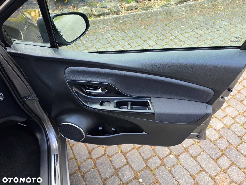 Toyota Yaris Hybrid 100 Premium - 20