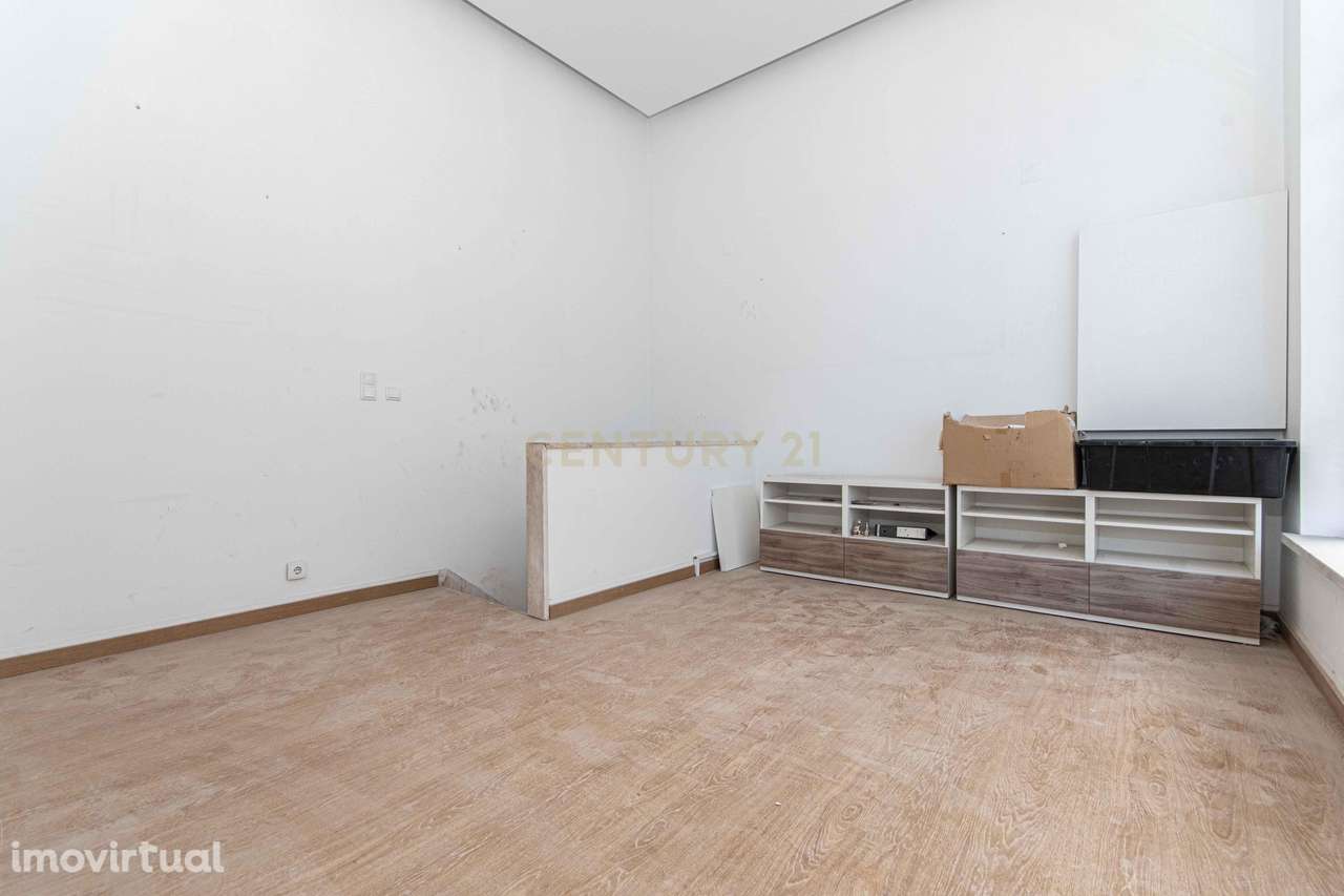 Espaço Comercial próximo à Urb. Neudel, Amadora - Grande imagem: 4/14