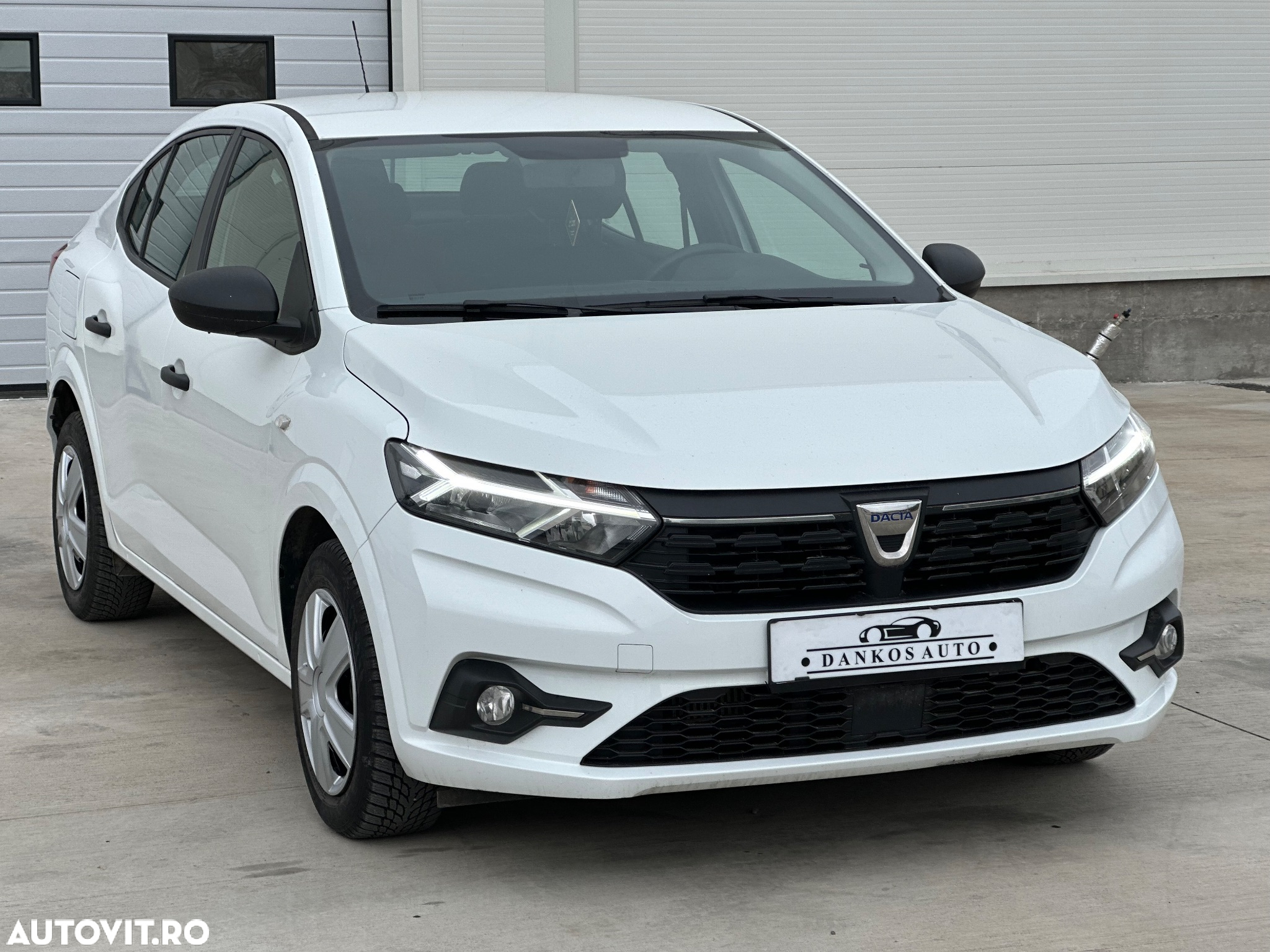 Dacia Logan TCe 90 Essential - 2
