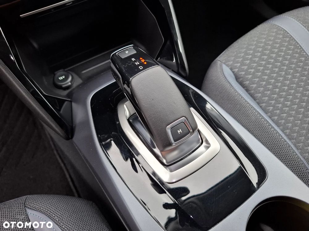 Peugeot 2008 BlueHDi 130 EAT8 GT Pack - 21