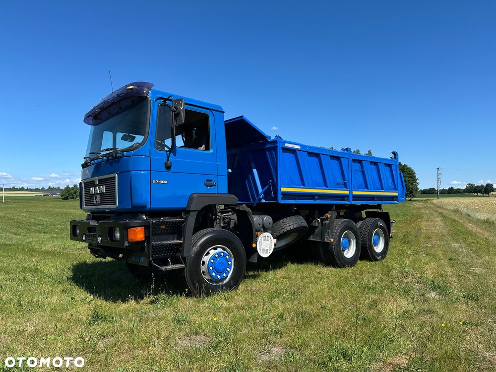 MAN F10 - 12