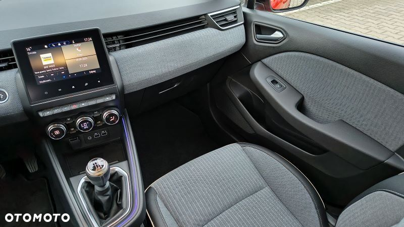 Renault Clio - 22