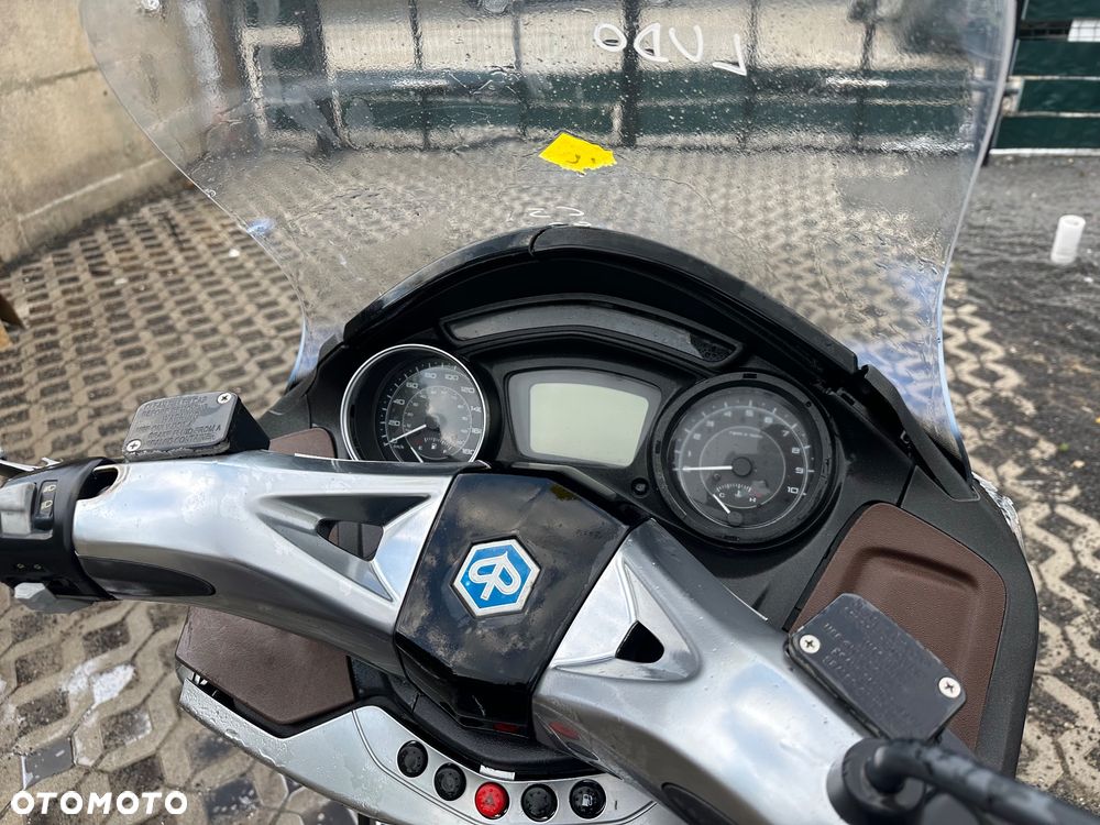 Piaggio X10 - 13